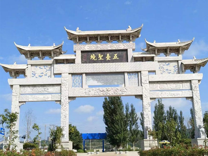 景区三门七楼石牌坊